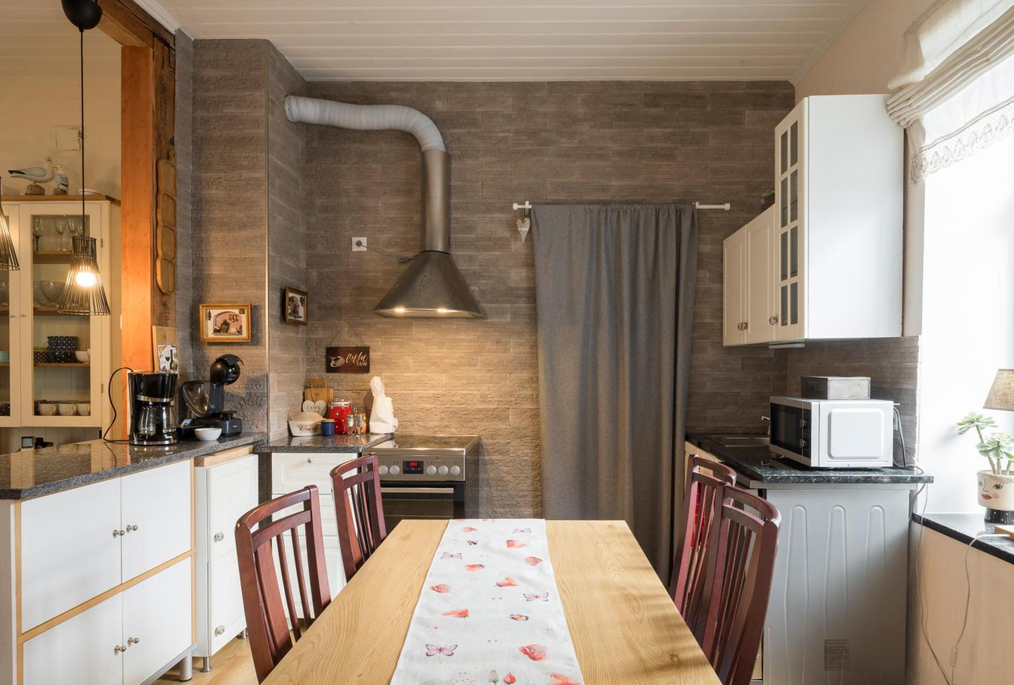 Apartment Vintage Four